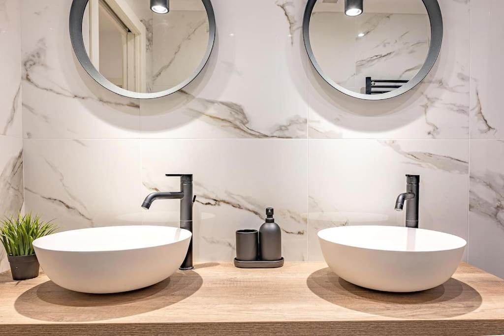 Guest Planet - Stylish Flat Bisceglie M1 Lägenhet Milano Exteriör bild